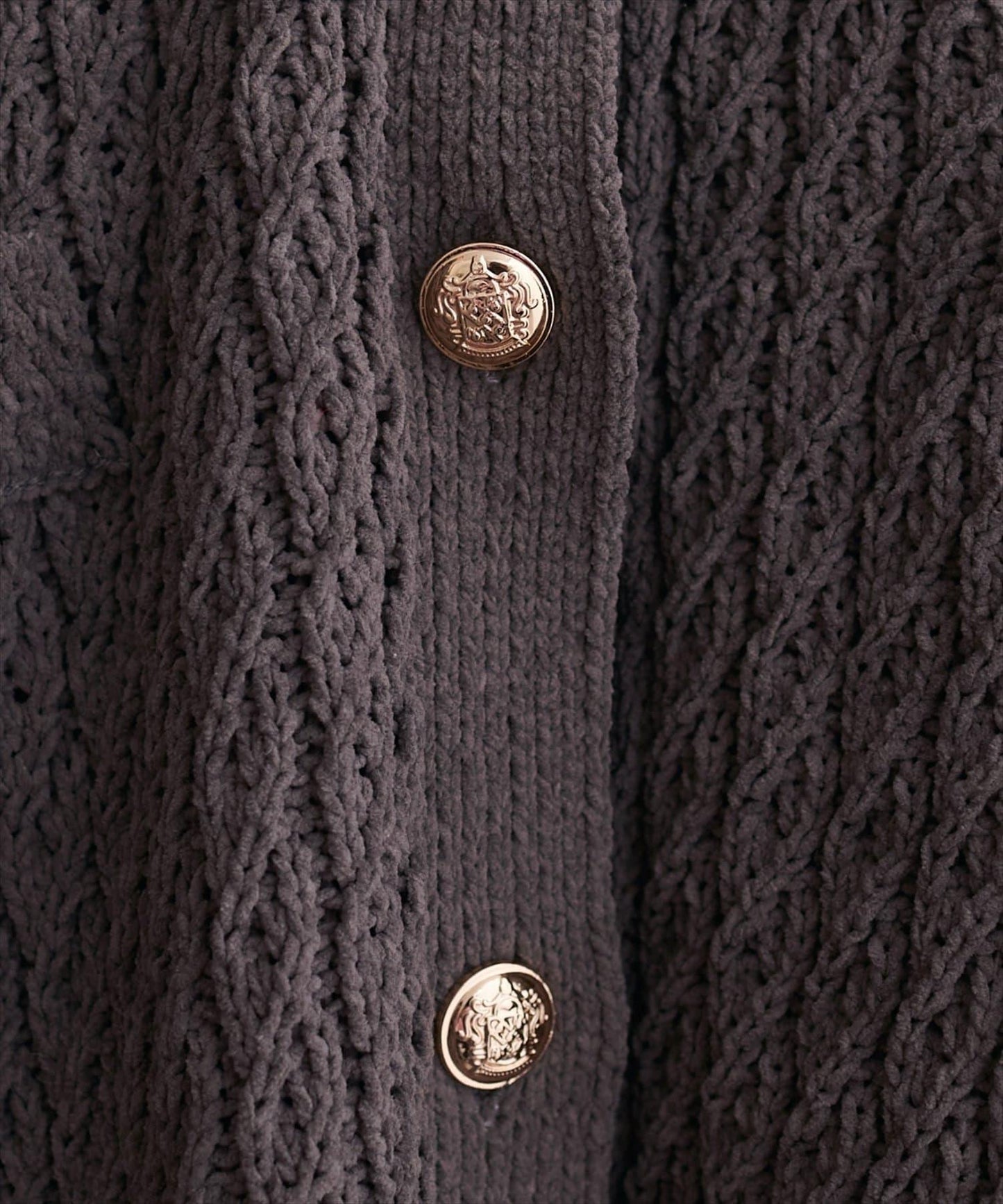 金色紐扣天鵝絨絨線麻花針織開衫