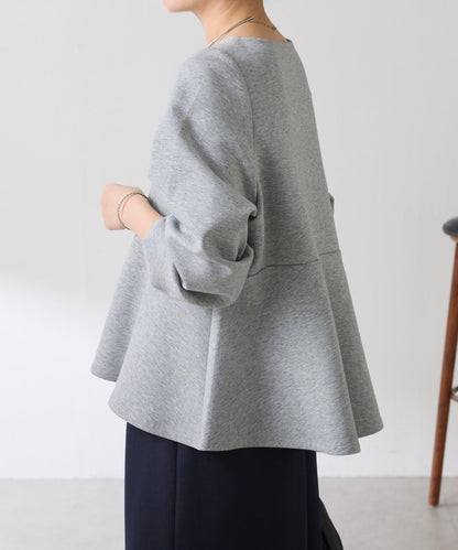 【顯瘦/顯腿長效果】袖部裝飾短款荷葉邊上衣