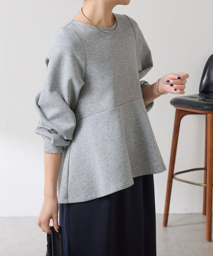 【顯瘦/顯腿長效果】袖部裝飾短款荷葉邊上衣