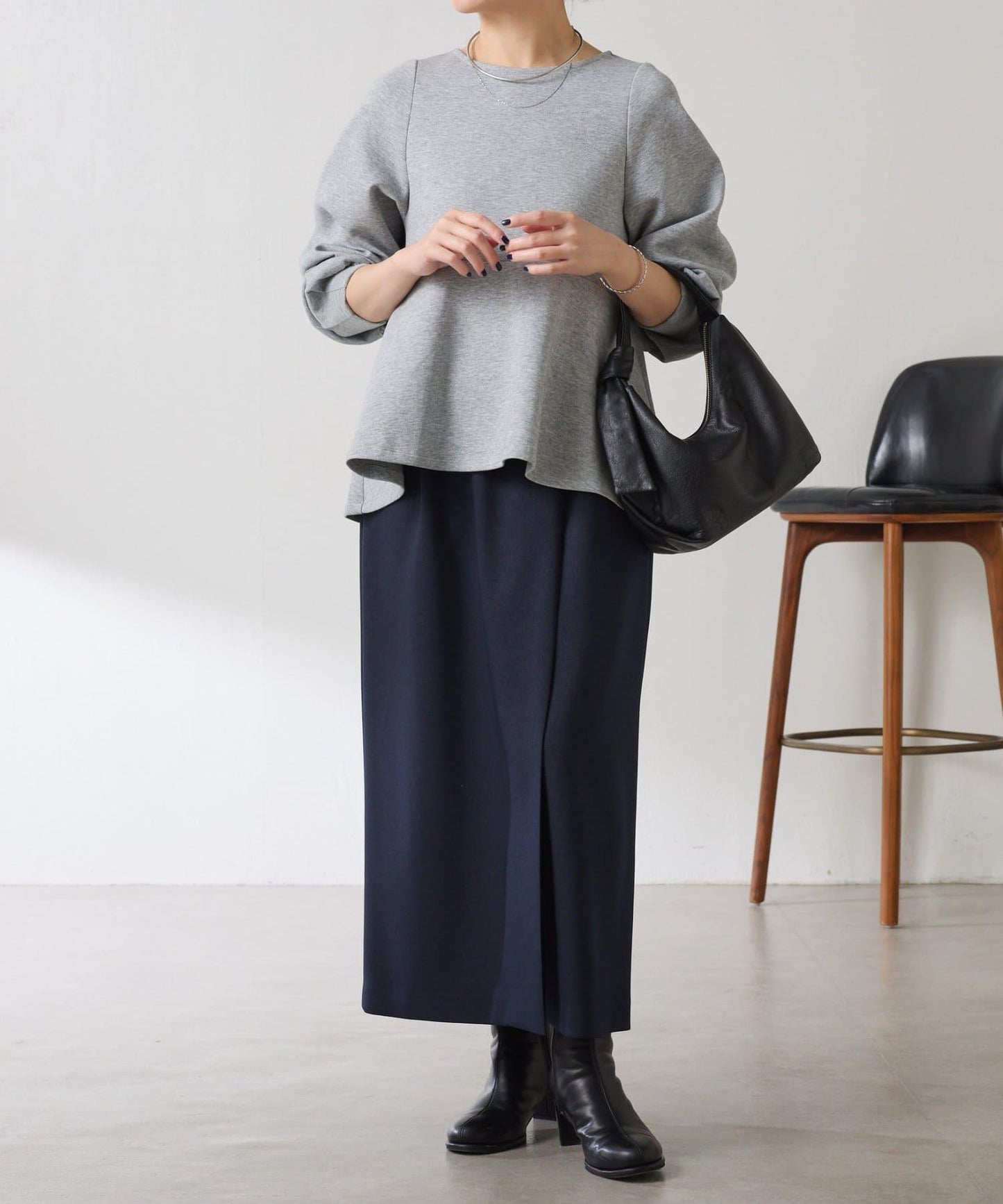 【顯瘦/顯腿長效果】袖部裝飾短款荷葉邊上衣