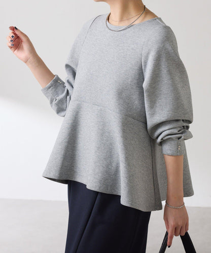 【顯瘦/顯腿長效果】袖部裝飾短款荷葉邊上衣