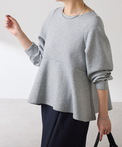 【顯瘦/顯腿長效果】袖部裝飾短款荷葉邊上衣