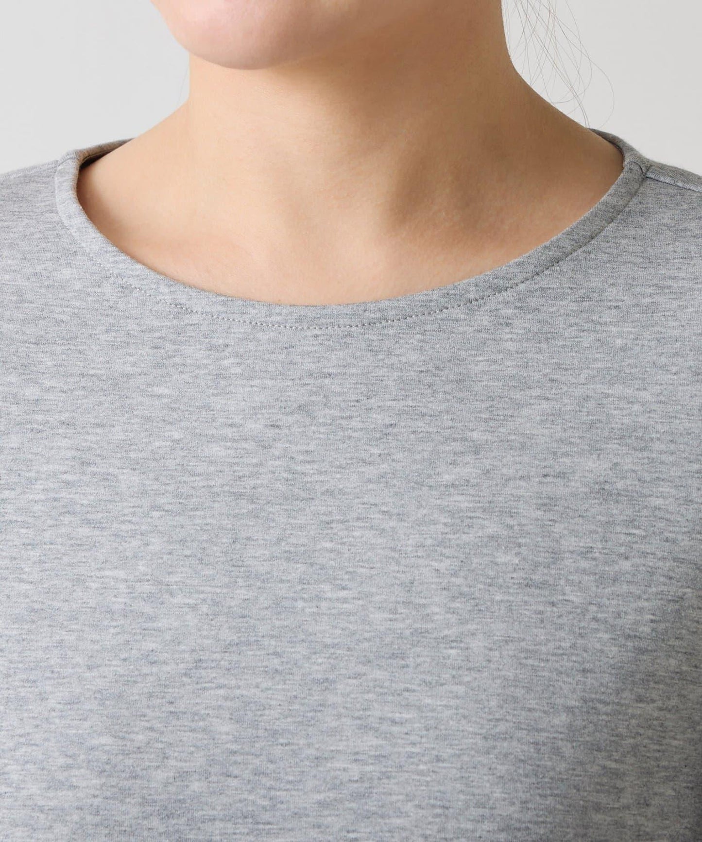 【顯瘦/顯腿長效果】袖部裝飾短款荷葉邊上衣