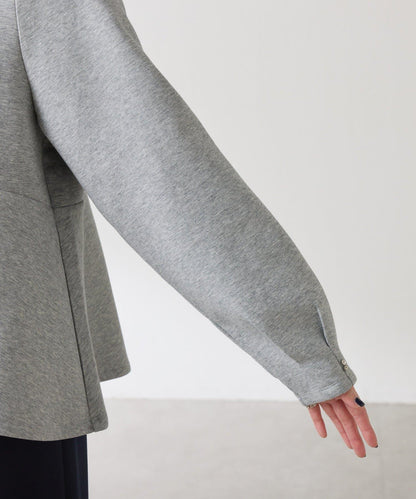 【顯瘦/顯腿長效果】袖部裝飾短款荷葉邊上衣