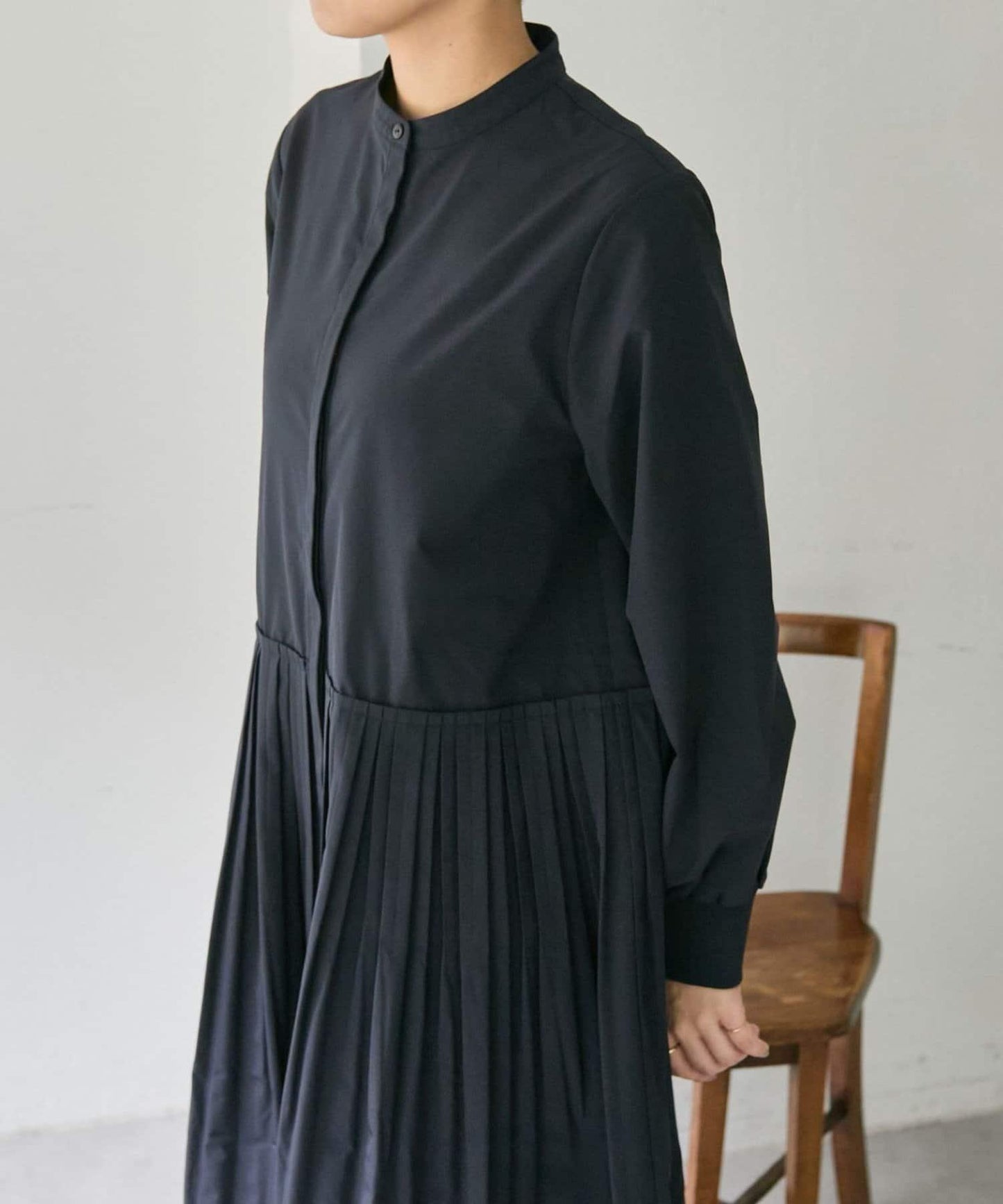 褶皺連衣裙【SUM1 STYLE(スミスタイル)】