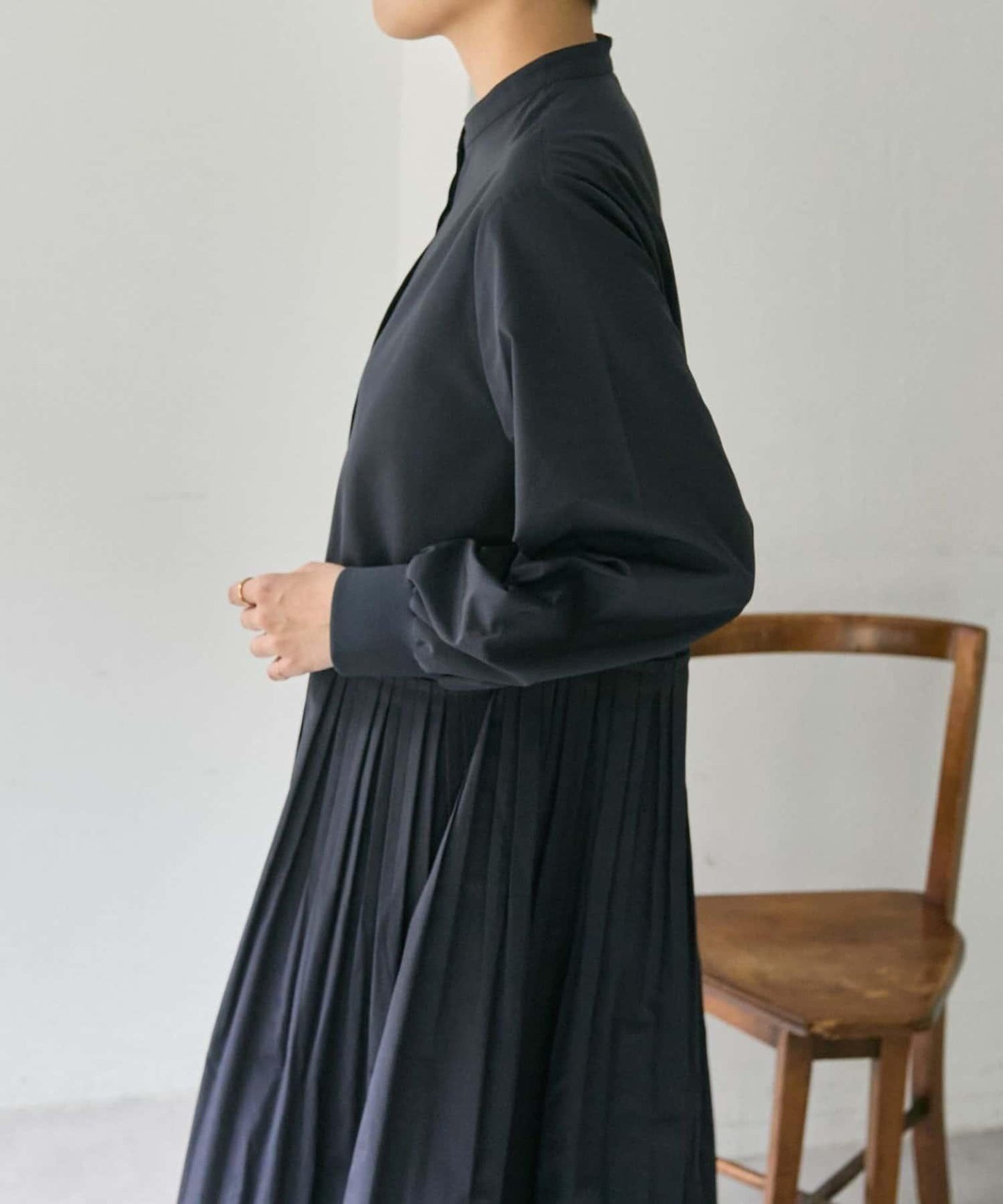 褶皺連衣裙【SUM1 STYLE(スミスタイル)】