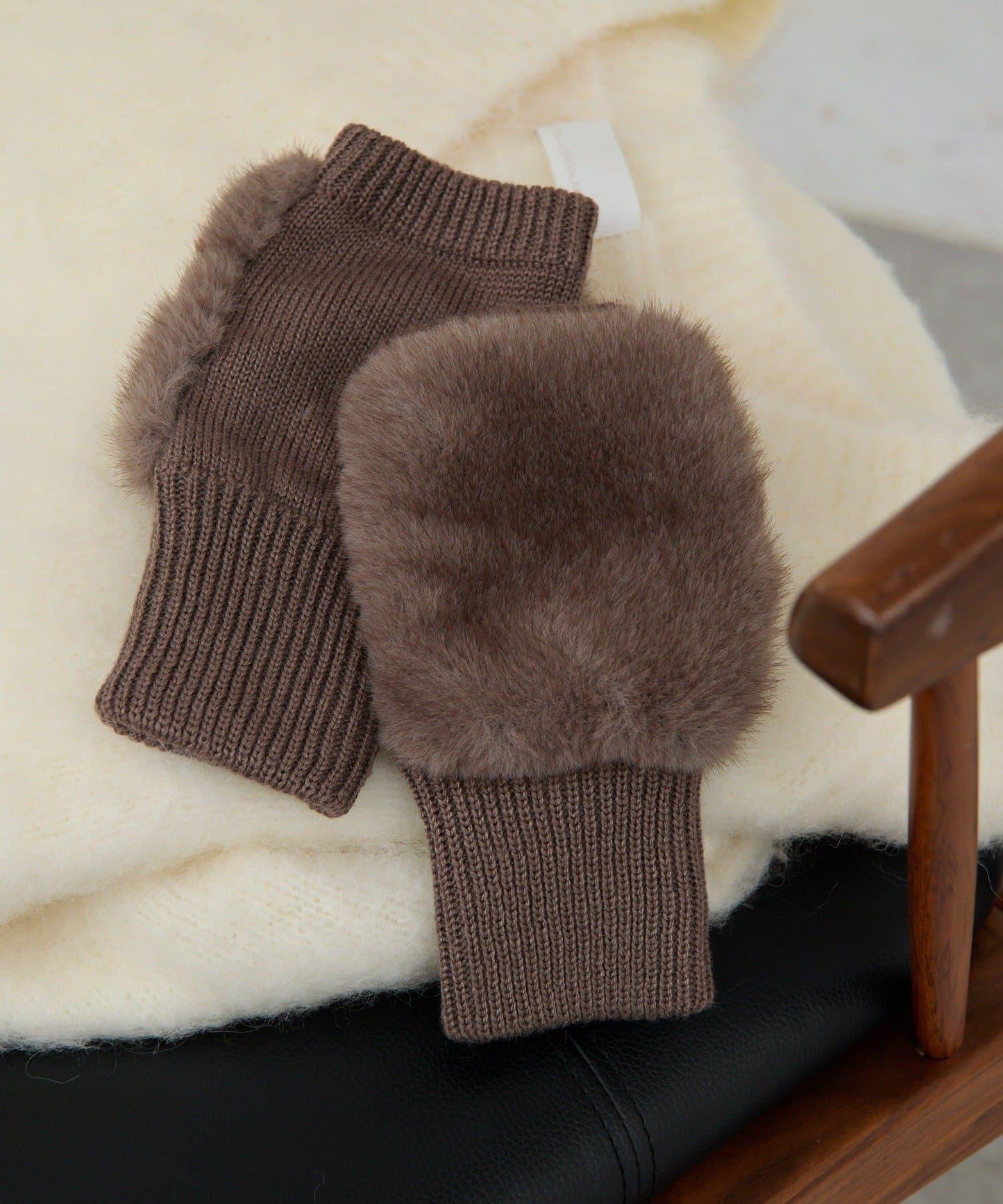 仿皮草手部保暖套