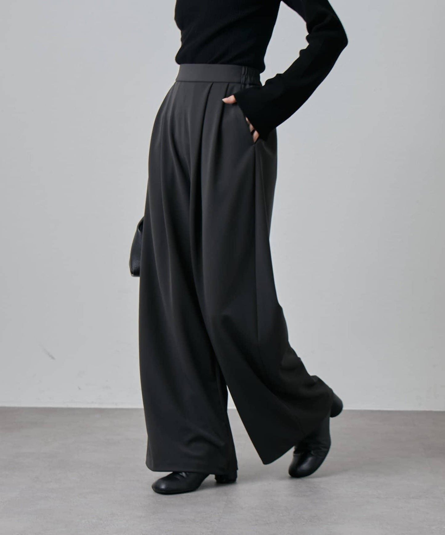 雙褶寬鬆長褲