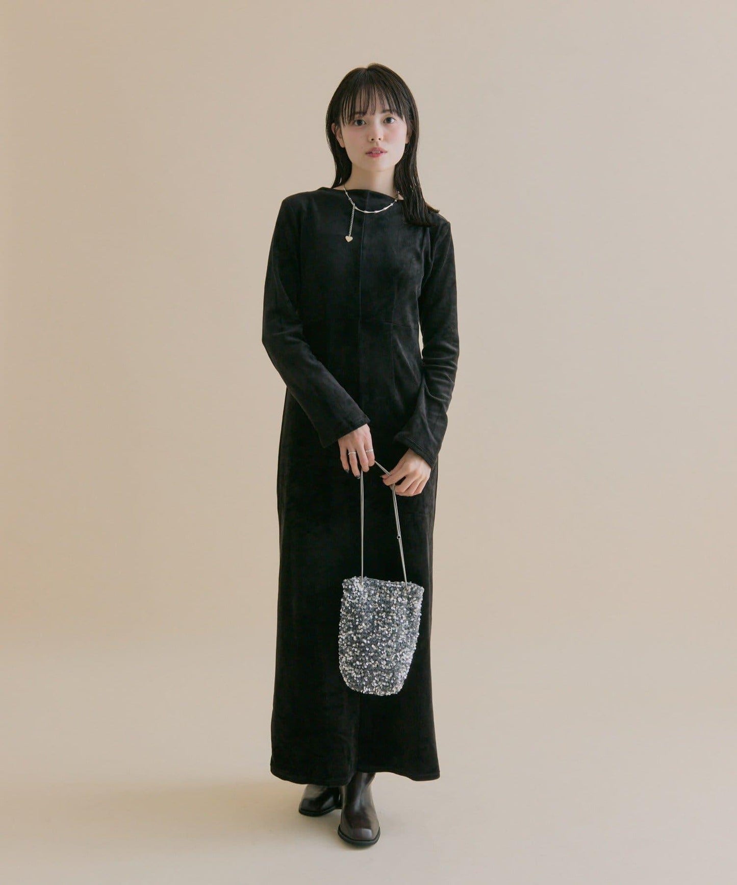 11/1（週六）12:00開始！【數量限定】【森川企畫】後背開口天鵝絨連衣裙