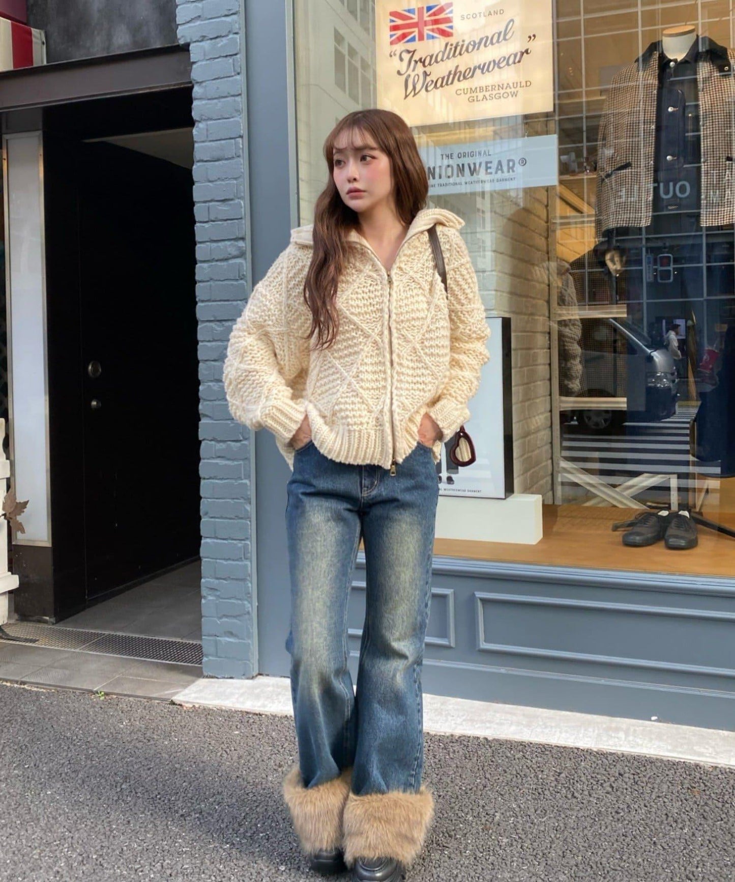 可拆卸毛絨拼接牛仔喇叭褲