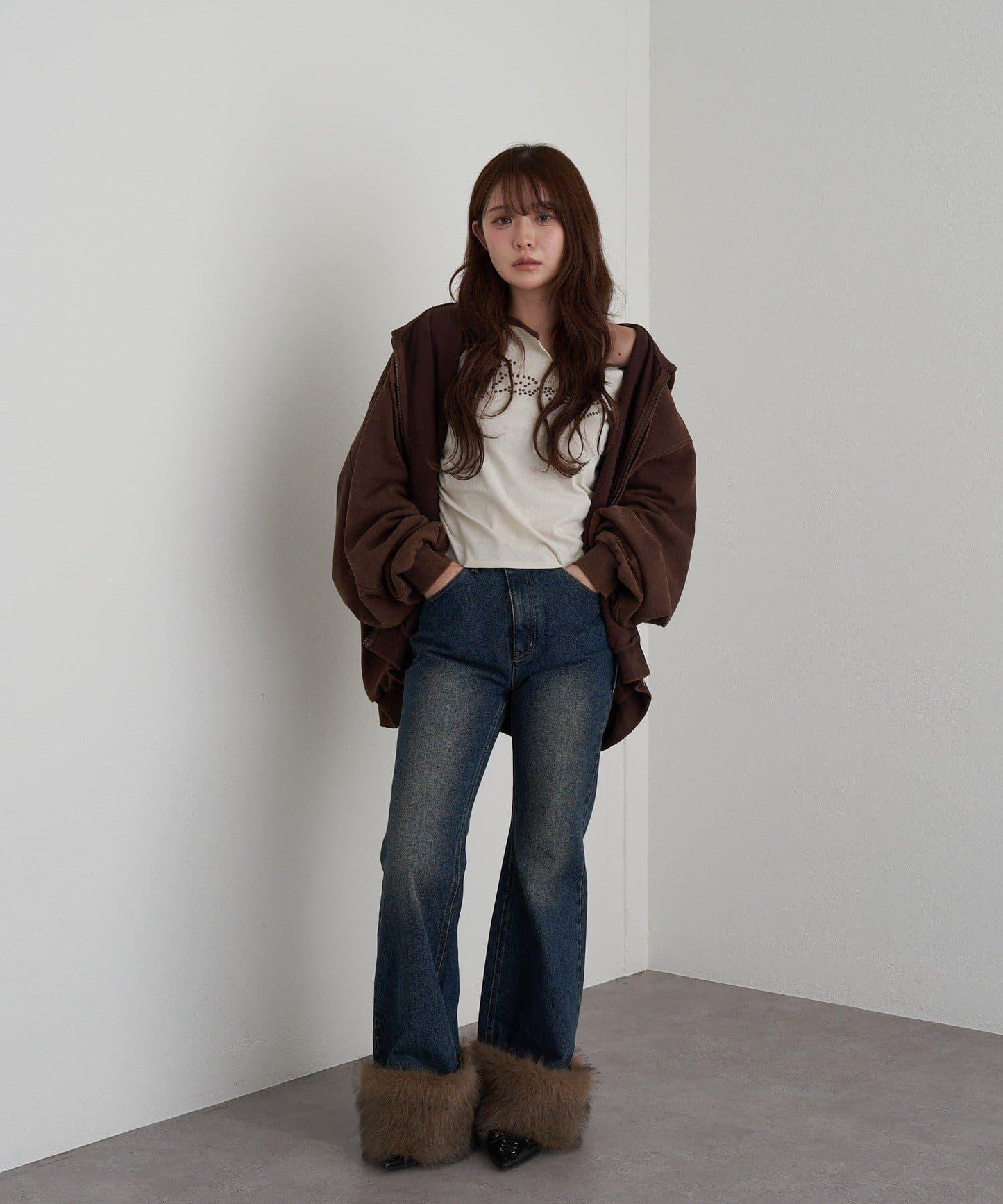 可拆卸毛絨拼接牛仔喇叭褲