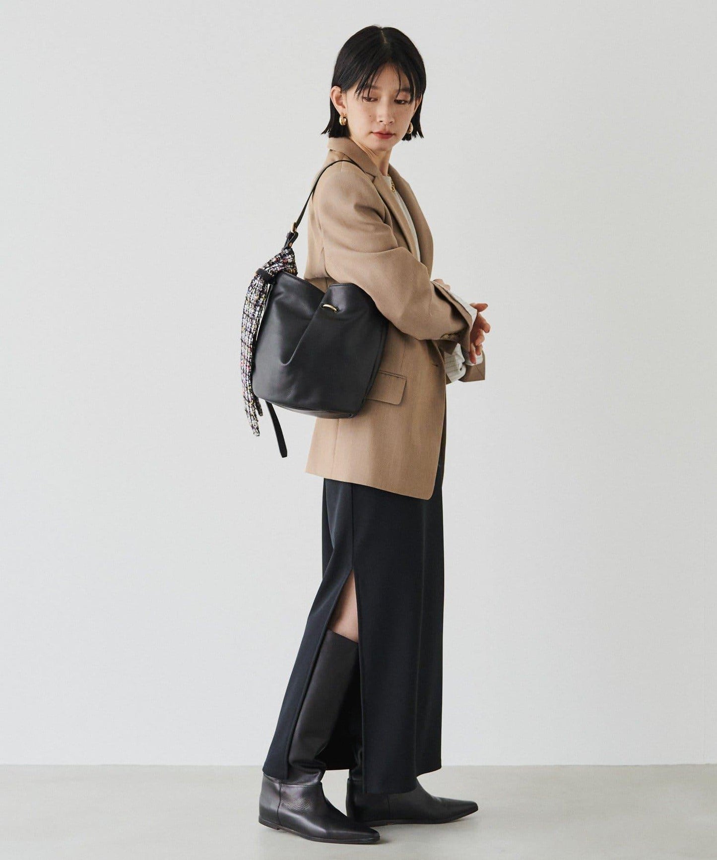 附絲巾皮革兩用單肩包