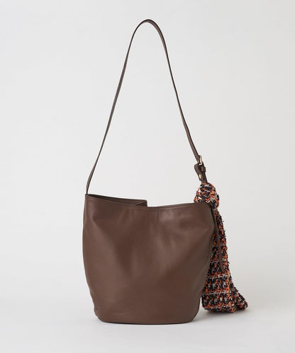 附絲巾皮革兩用單肩包