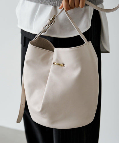 附絲巾皮革兩用單肩包