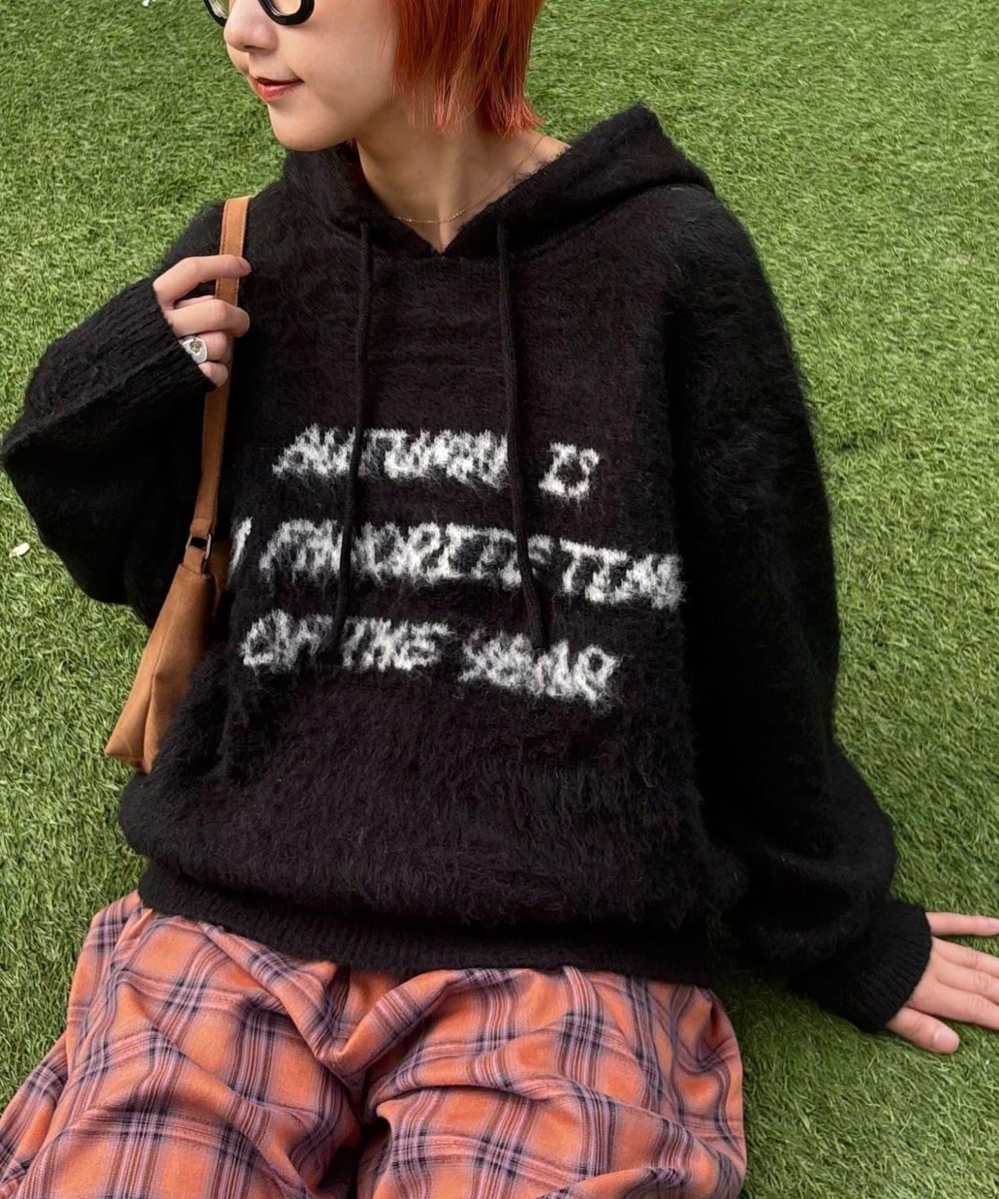 仿馬海毛質感字母針織連帽衫