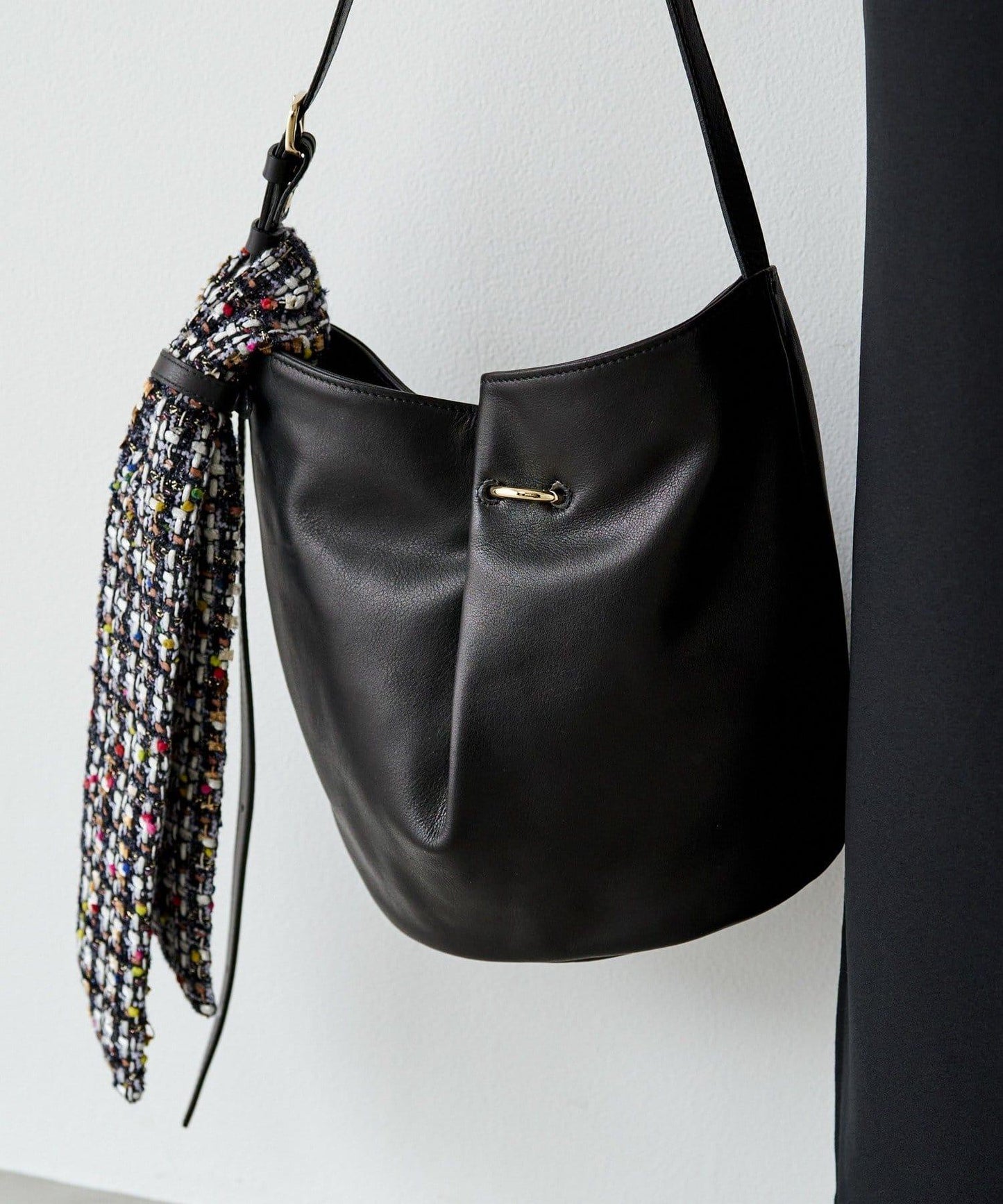 附絲巾皮革兩用單肩包