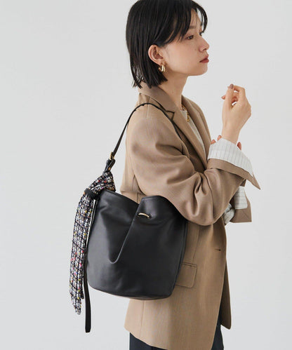 附絲巾皮革兩用單肩包