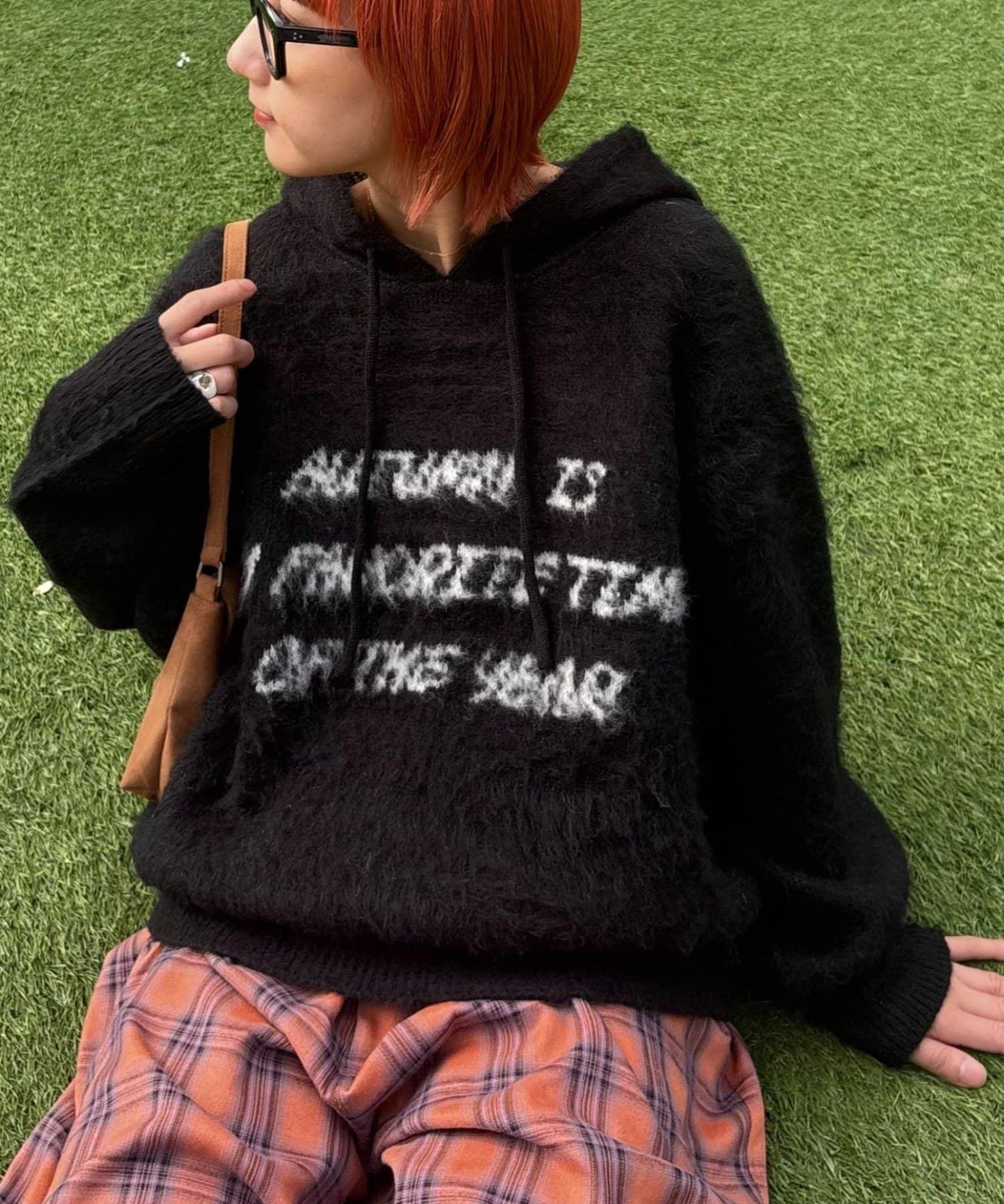仿馬海毛質感字母針織連帽衫