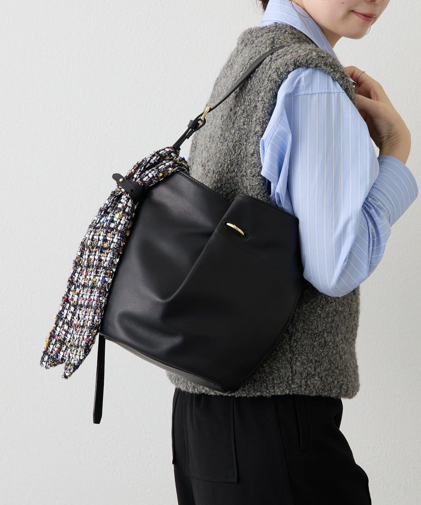 附絲巾皮革兩用單肩包