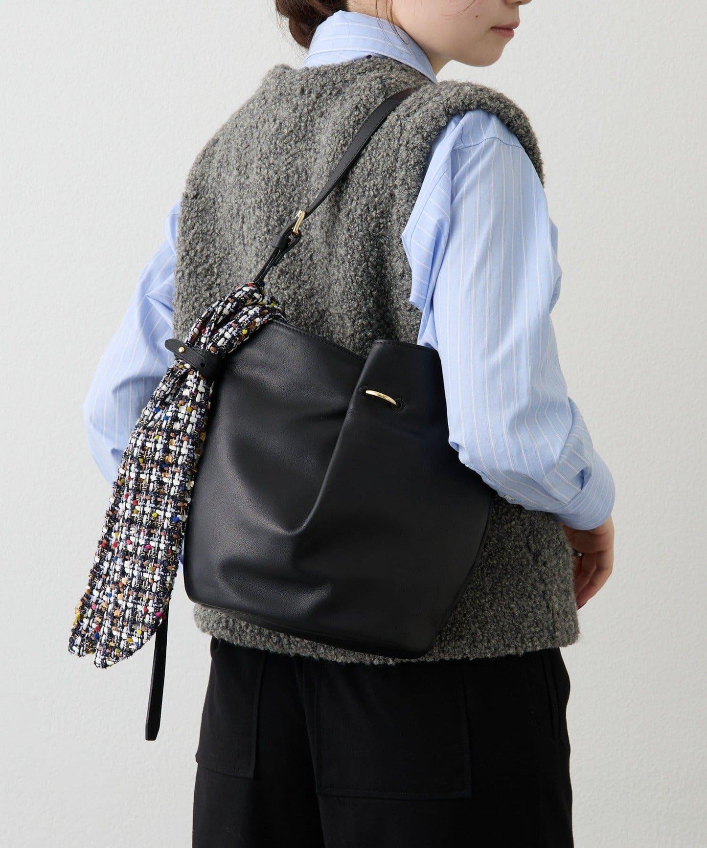 附絲巾皮革兩用單肩包