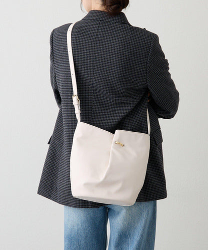 附絲巾皮革兩用單肩包