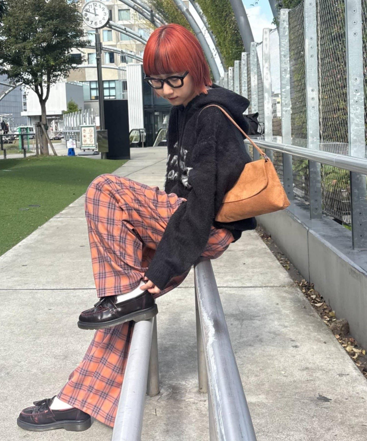 仿馬海毛質感字母針織連帽衫