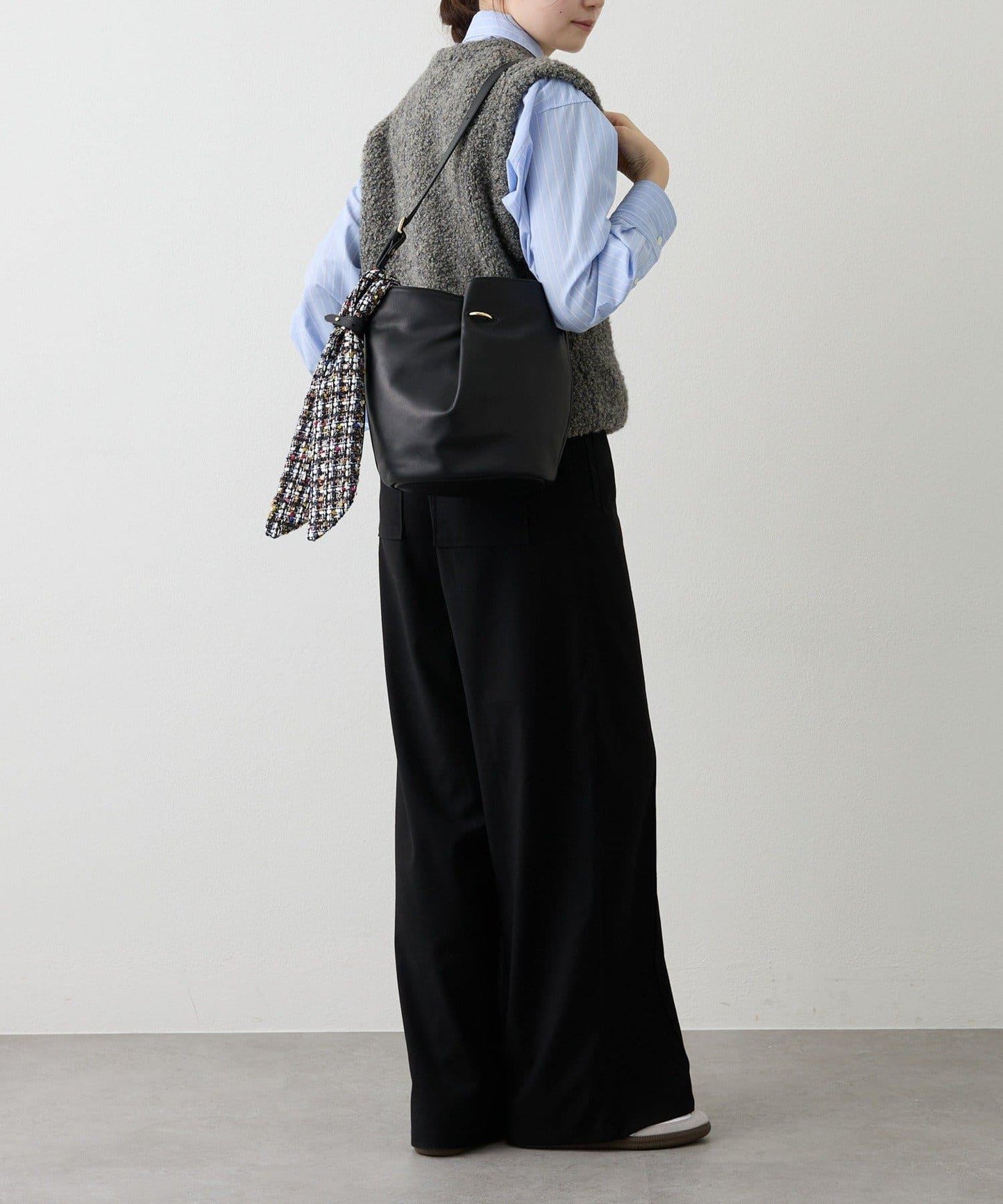 附絲巾皮革兩用單肩包