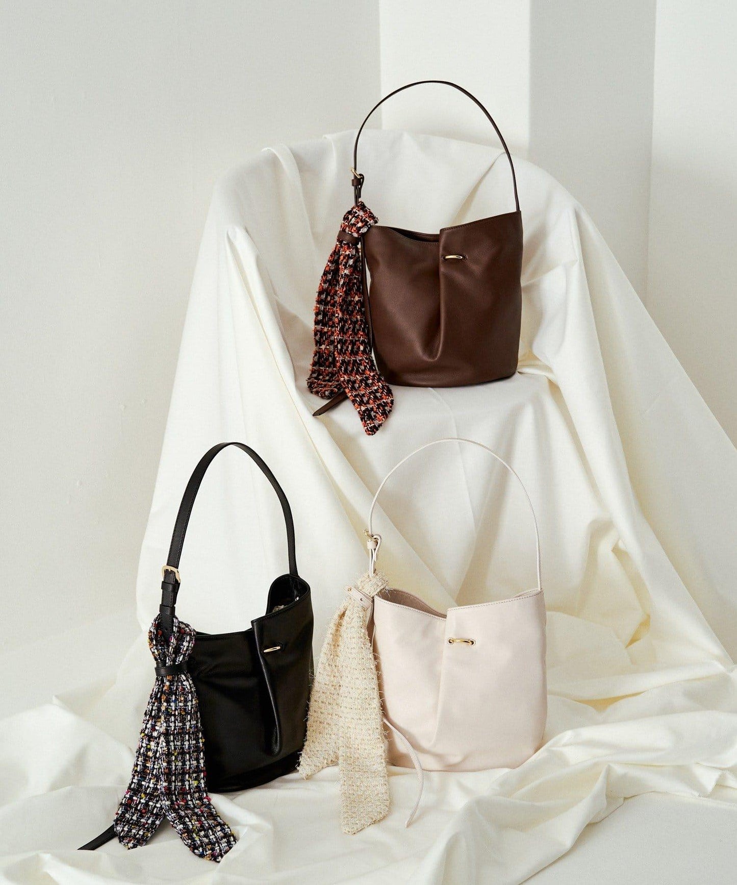 附絲巾皮革兩用單肩包