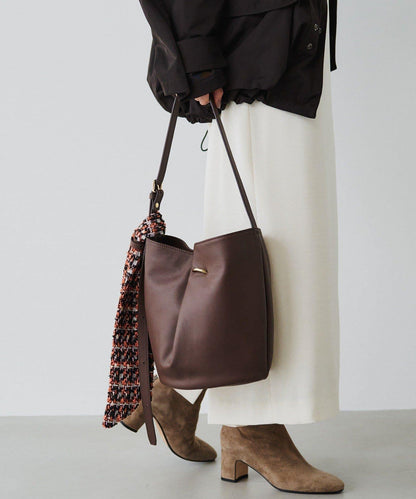 附絲巾皮革兩用單肩包