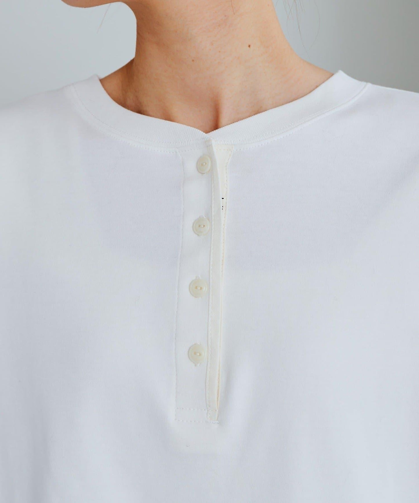 順滑磨毛雙面穿亨利領T恤