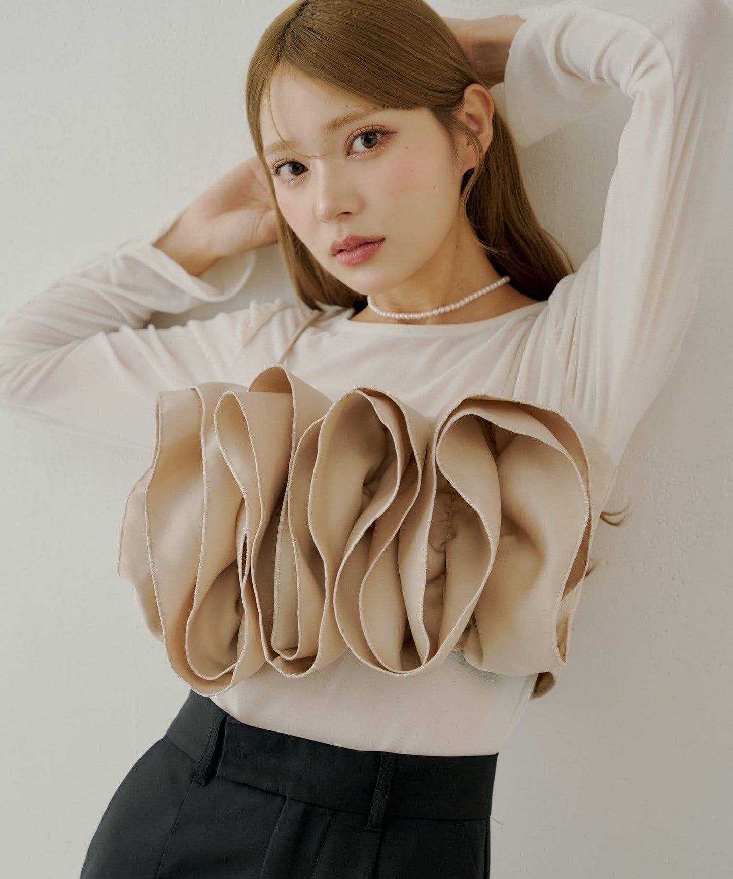 【Chico】荷葉邊吊帶+天鵝絨上衣套裝