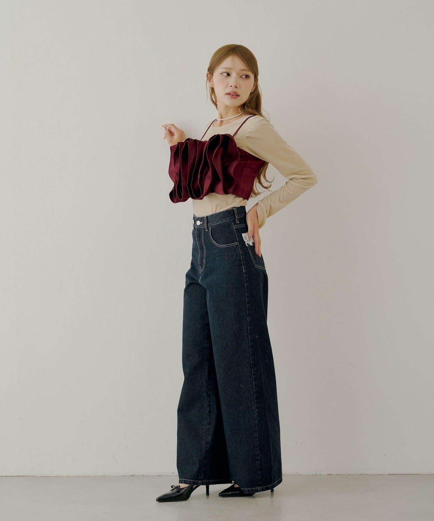 【Chico】荷葉邊吊帶+天鵝絨上衣套裝