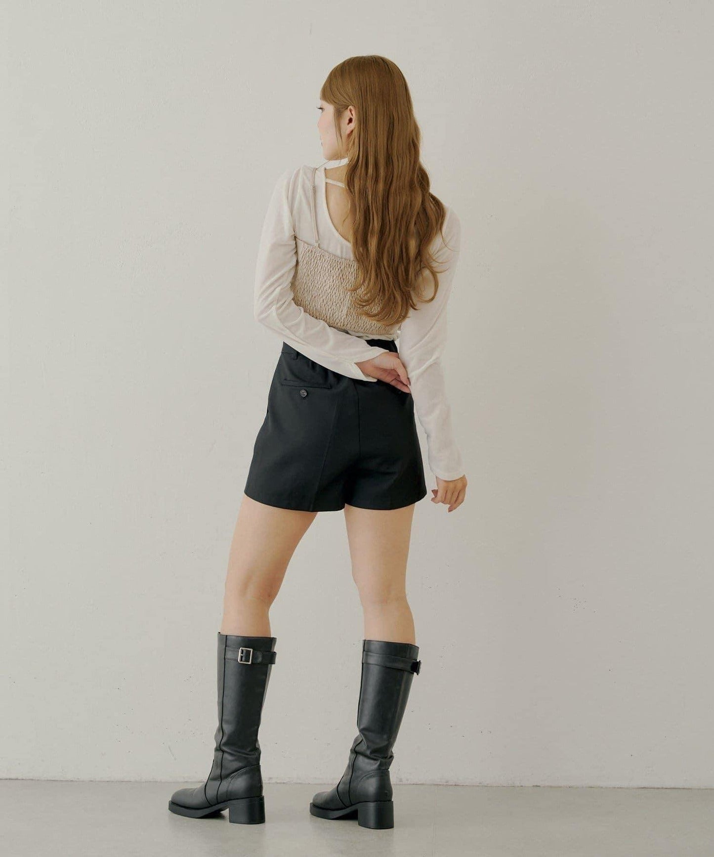 【Chico】荷葉邊吊帶+天鵝絨上衣套裝