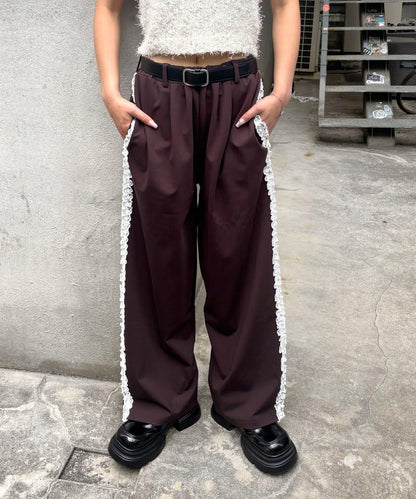 【WHO'S WHO gallery】側邊蕾絲拼接長褲