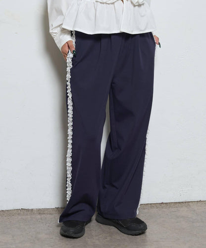 【WHO'S WHO gallery】側邊蕾絲拼接長褲