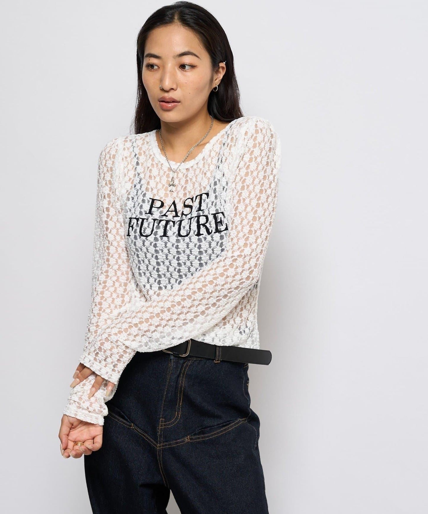 【WHO'S WHO gallery】蕾絲標誌長袖T恤