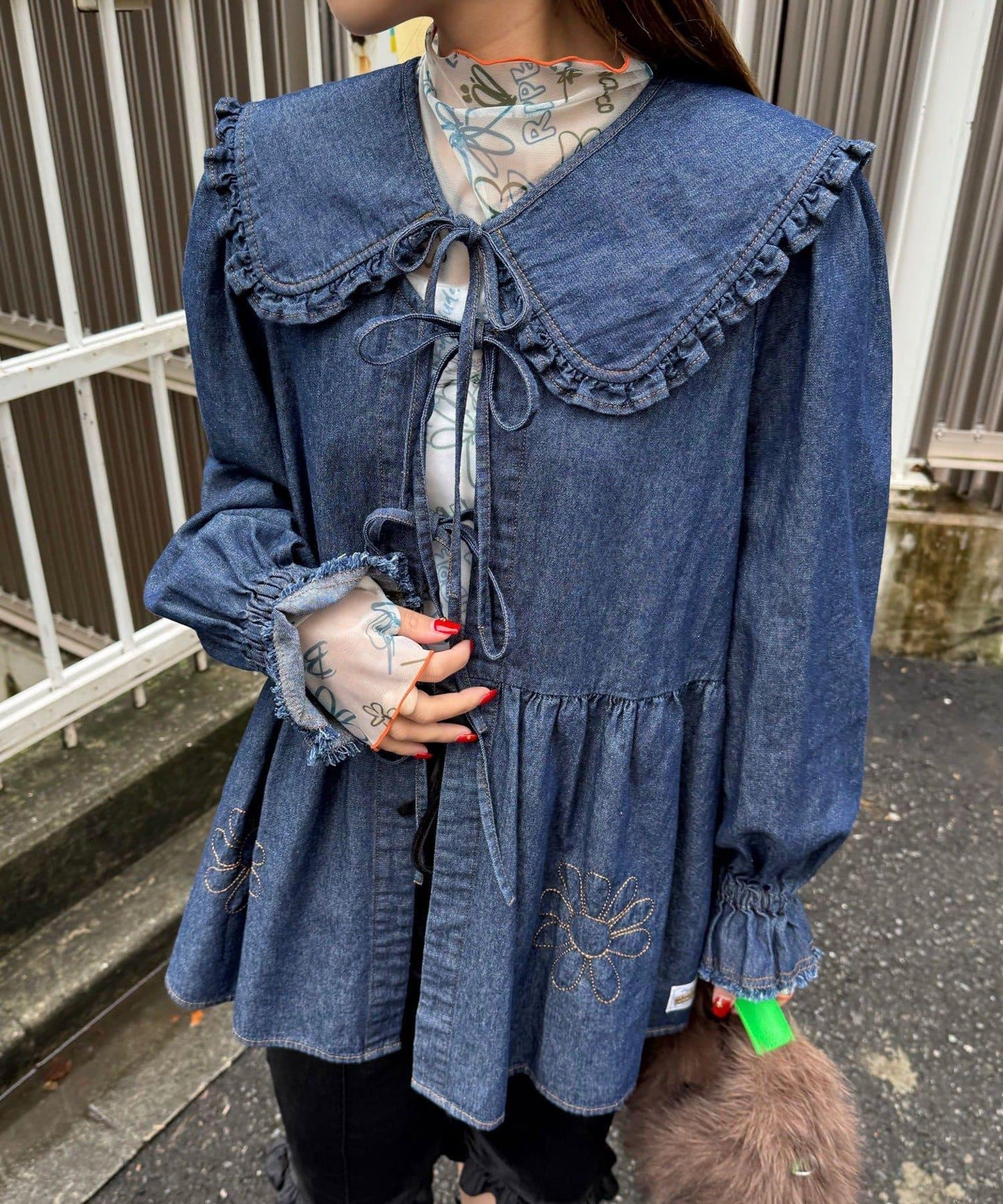 【HELLO.SANFRANCISCO/ハローサンフランシスコ】帶領雛菊刺繡牛仔襯衫