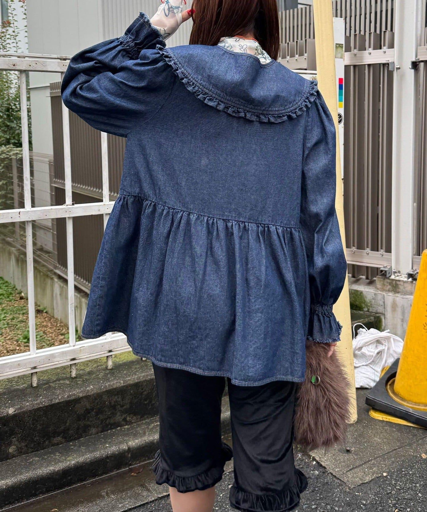 【HELLO.SANFRANCISCO/ハローサンフランシスコ】帶領雛菊刺繡牛仔襯衫