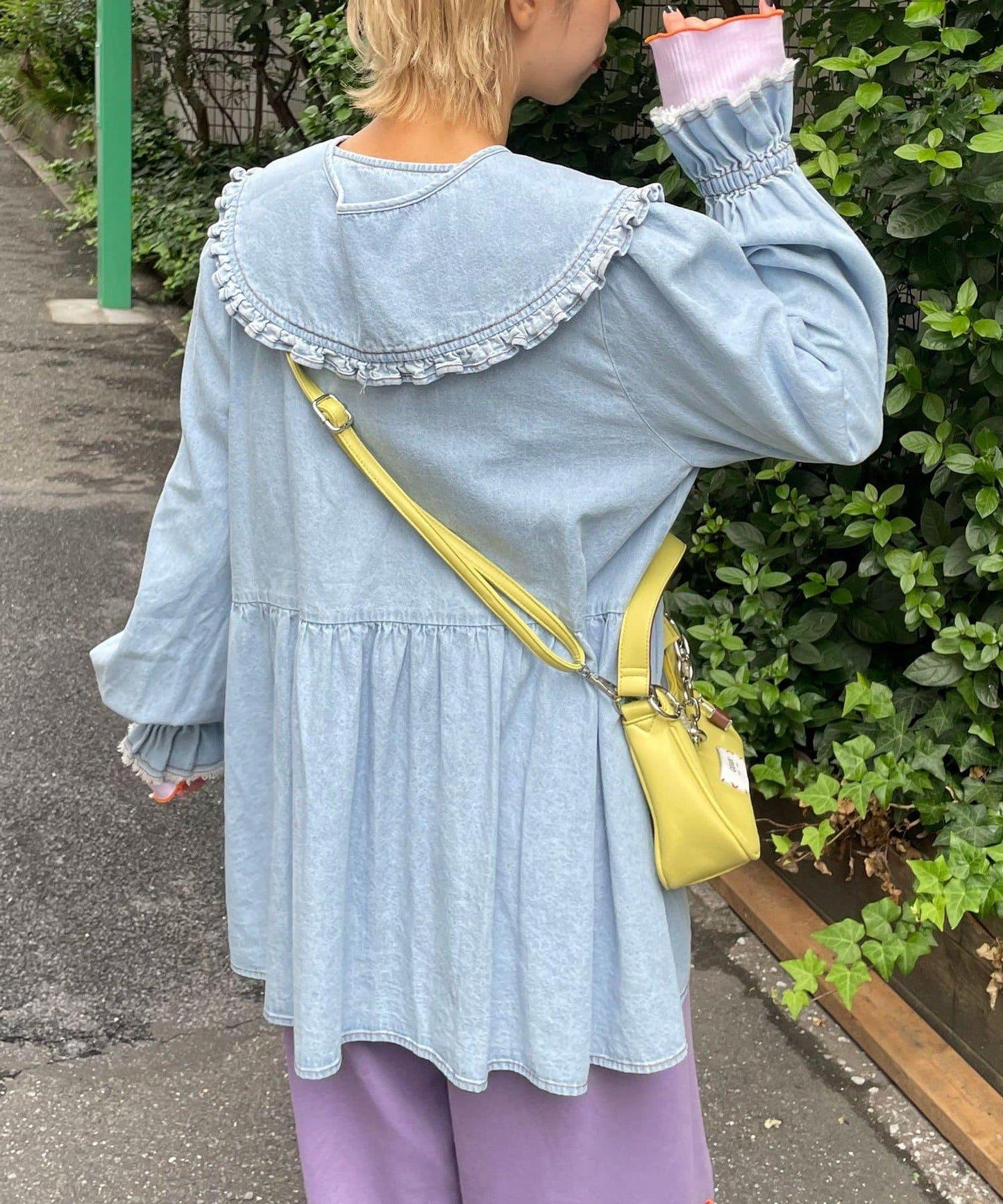 【HELLO.SANFRANCISCO/ハローサンフランシスコ】帶領雛菊刺繡牛仔襯衫