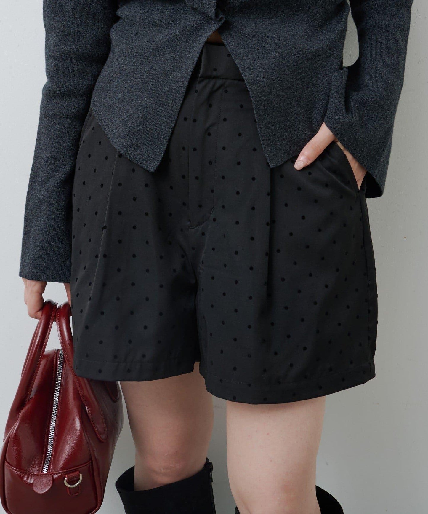波點緞面短褲