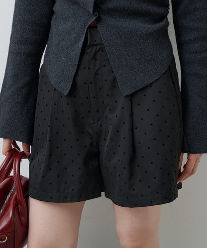波點緞面短褲