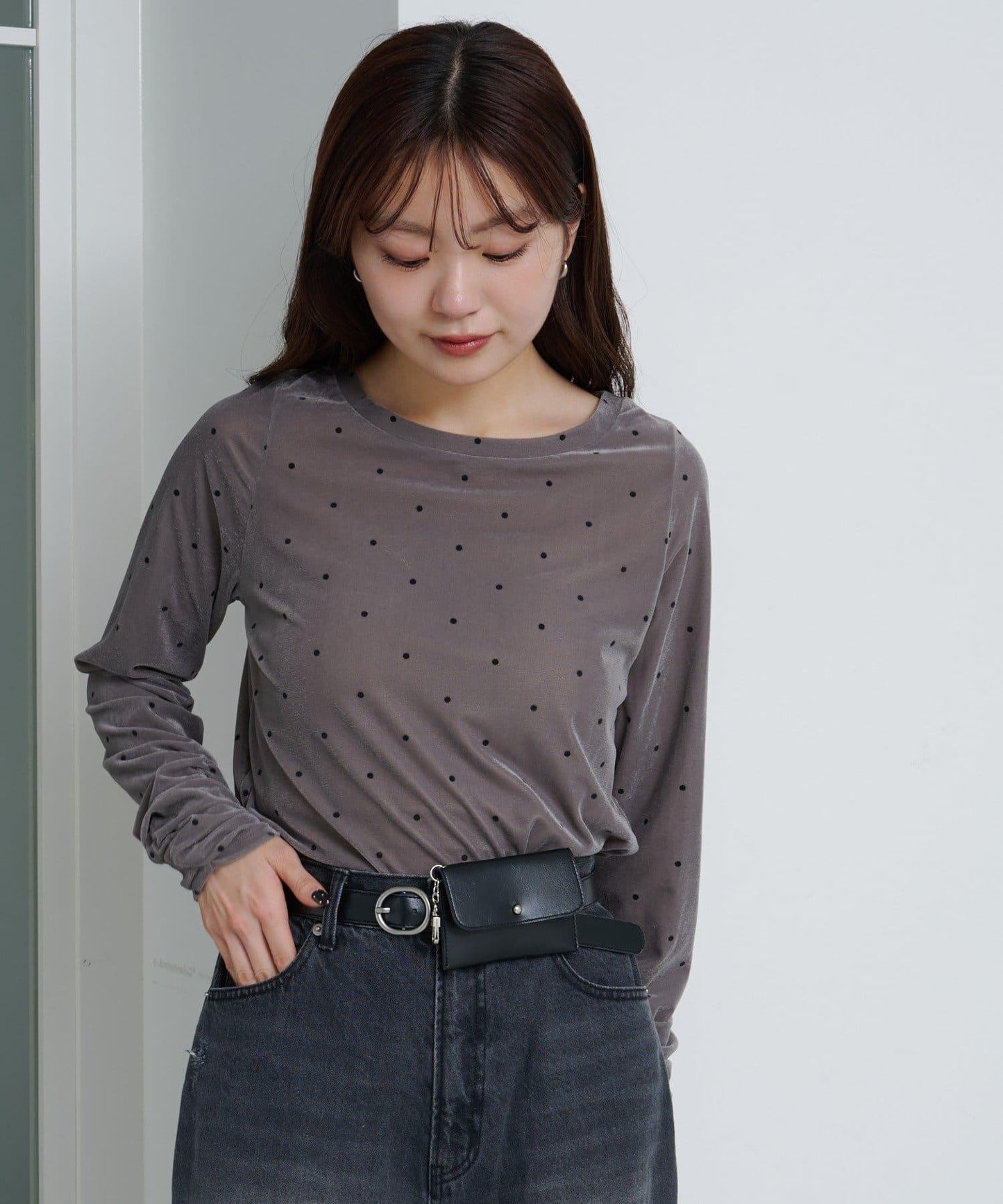 波點天鵝絨蝴蝶結領套頭衫