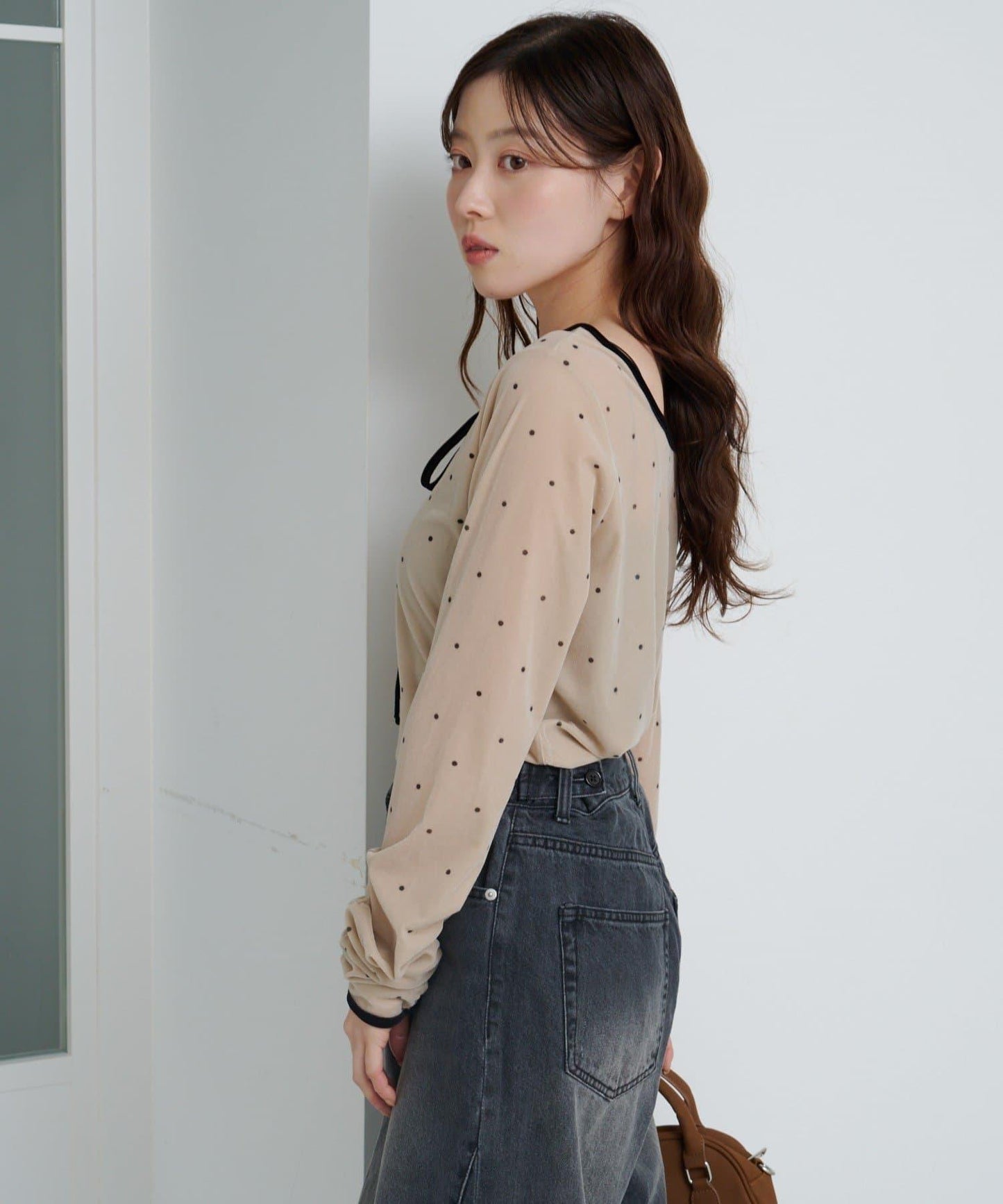 波點天鵝絨蝴蝶結套頭衫