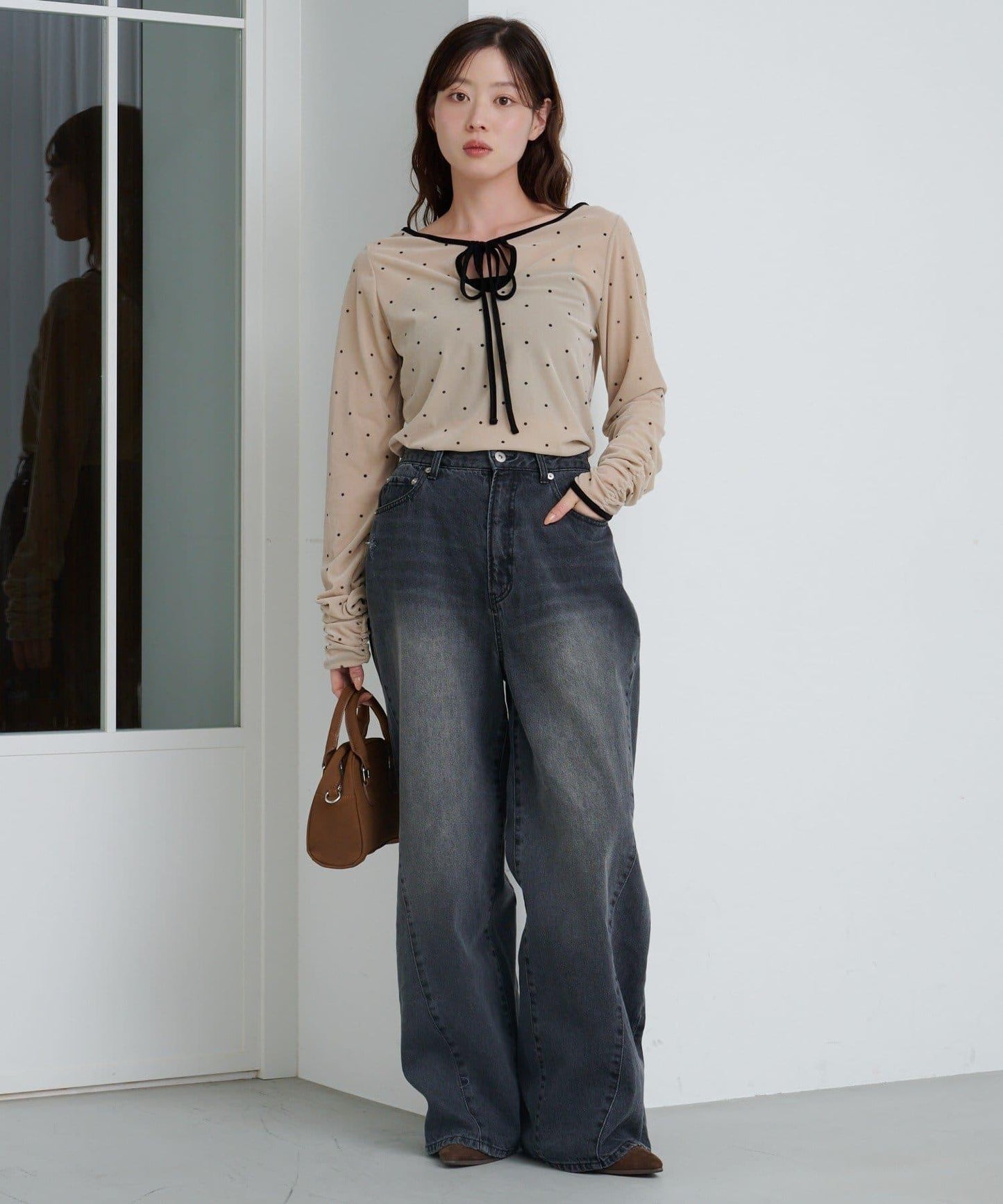 波點天鵝絨蝴蝶結套頭衫