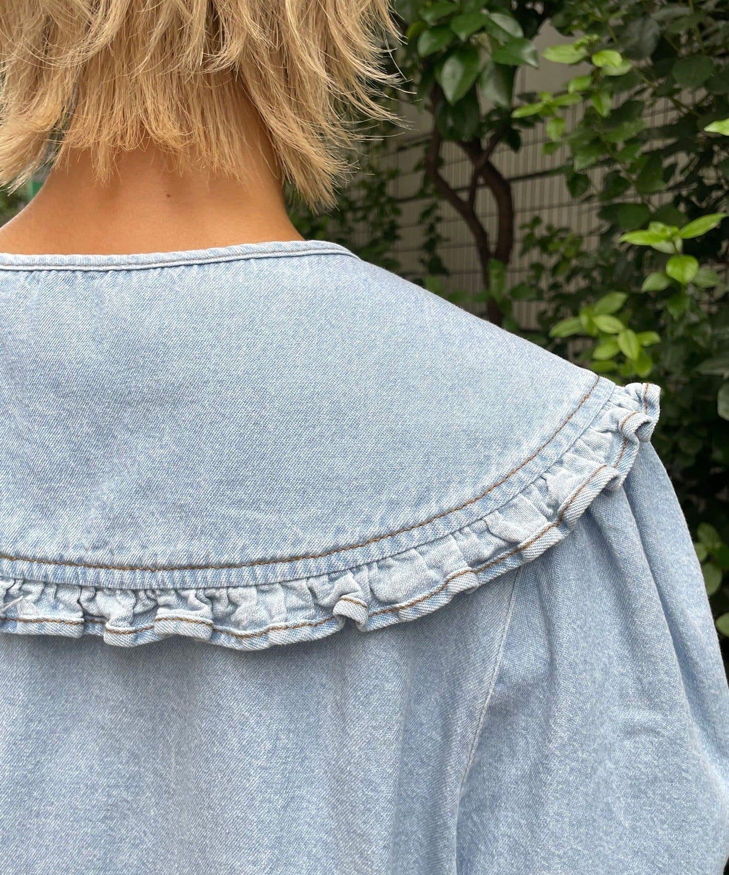 【HELLO.SANFRANCISCO/ハローサンフランシスコ】帶領雛菊刺繡牛仔襯衫