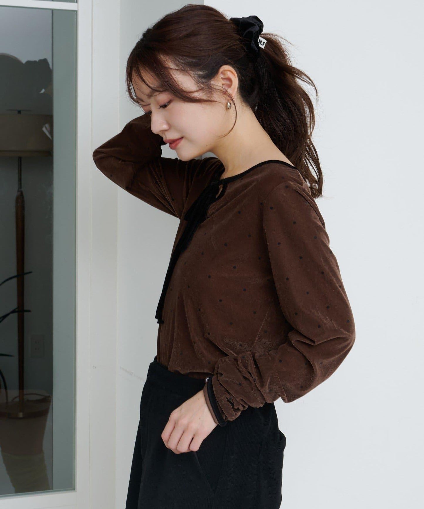 波點天鵝絨蝴蝶結套頭衫