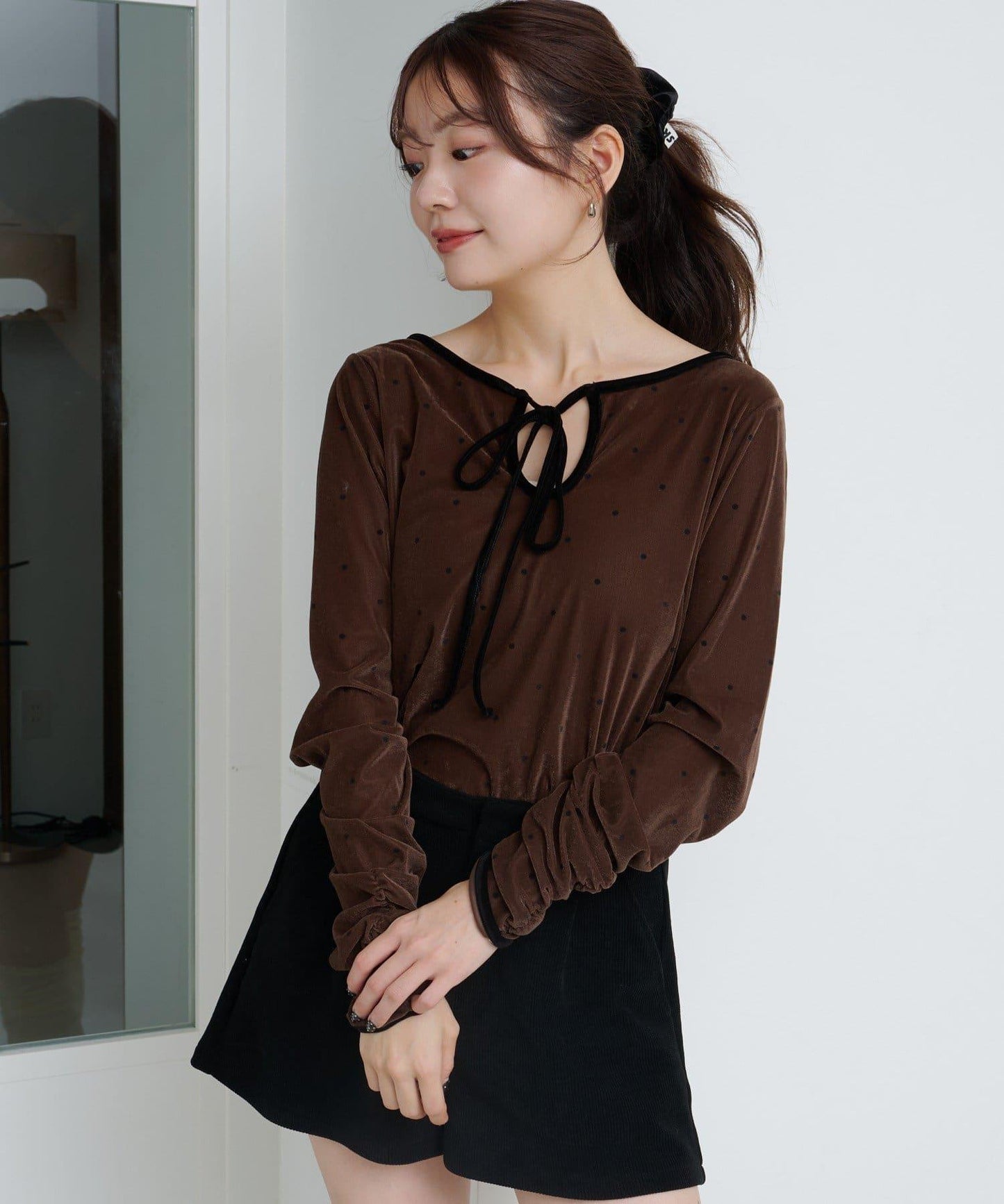 波點天鵝絨蝴蝶結套頭衫
