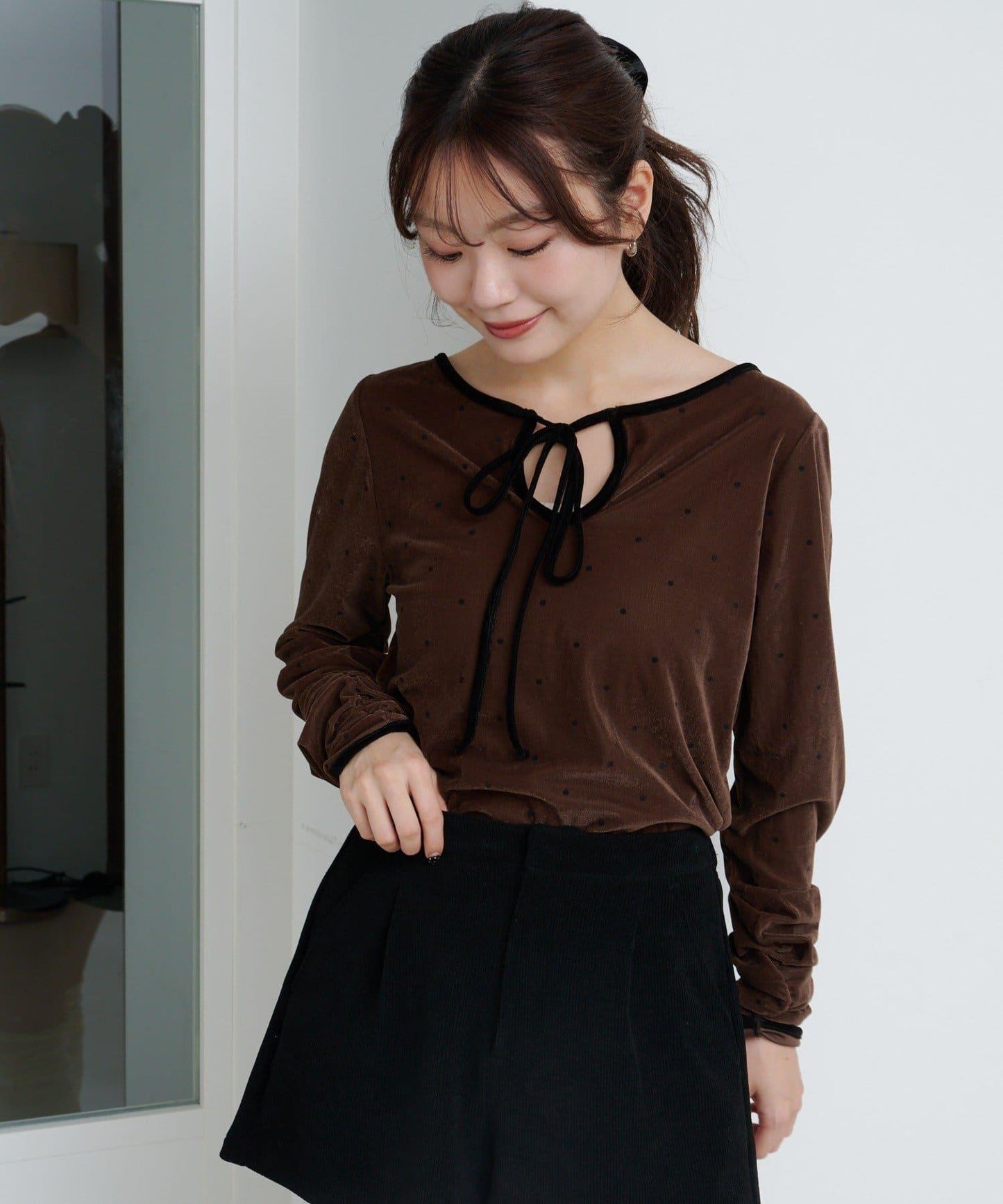 波點天鵝絨蝴蝶結套頭衫