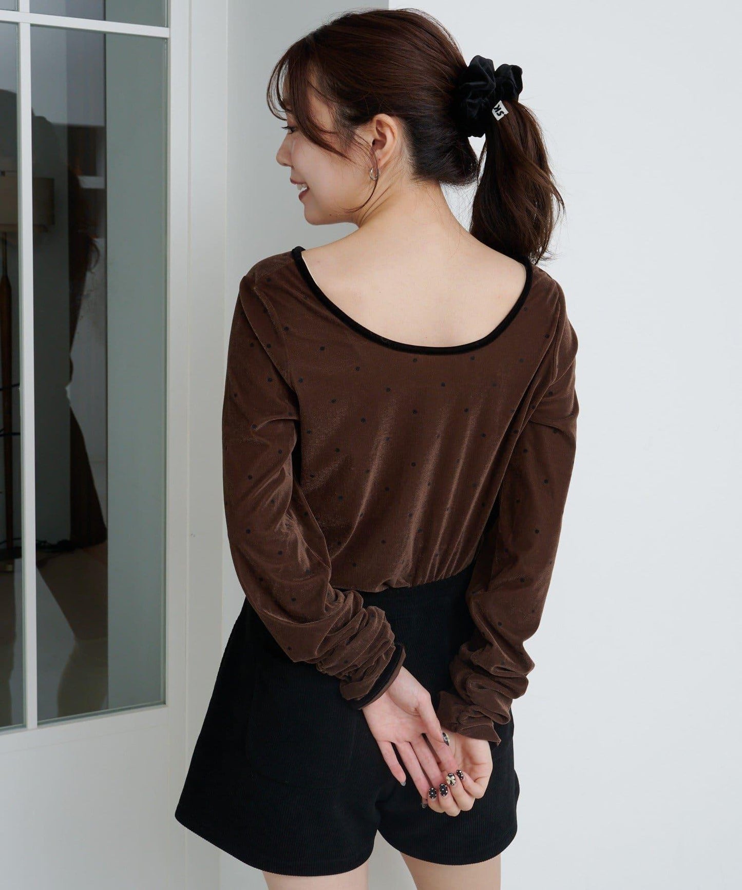 波點天鵝絨蝴蝶結套頭衫