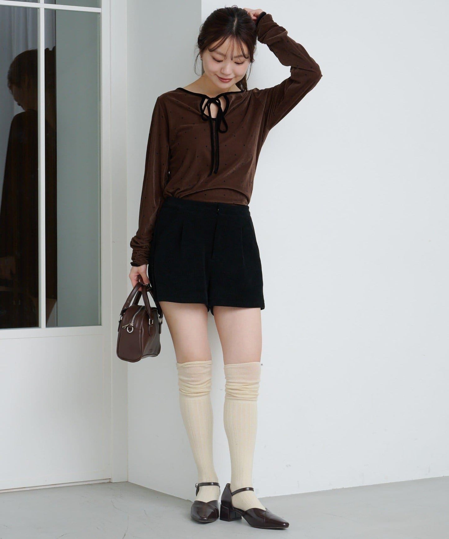 波點天鵝絨蝴蝶結套頭衫